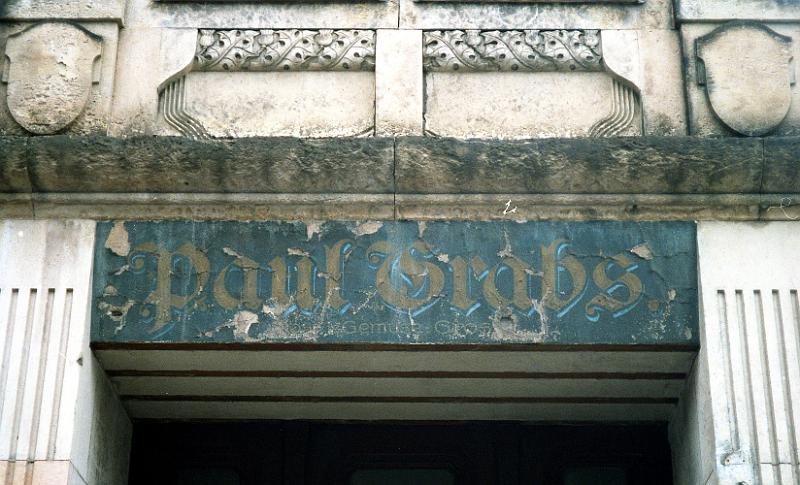 Dresden-Friedrichstadt, Seminarstr. 8, 27.6.1995.jpg - Paul Grabs. Obst - Gemüse - Gross... (handlung?)